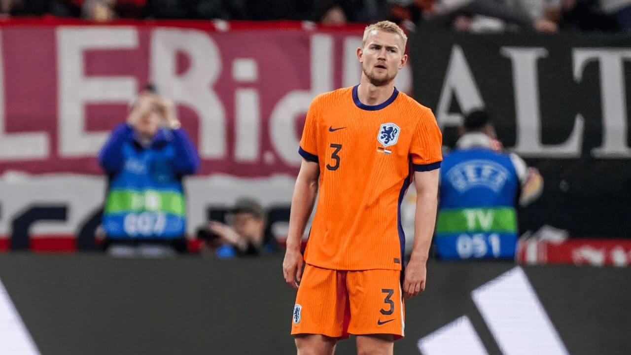 Matthijs de Ligt Hooked at Half Time for The Netherlands 