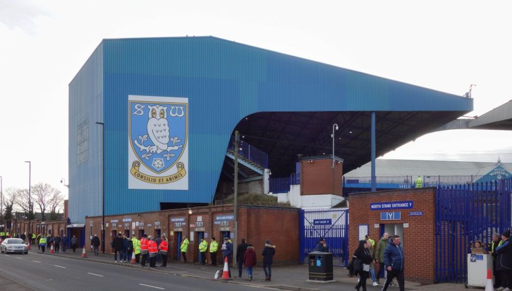 Manchester United Talent Close to Owls Move