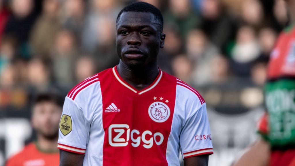 Sunderland Eye Two More Moves in Record Breaking Transfer Window