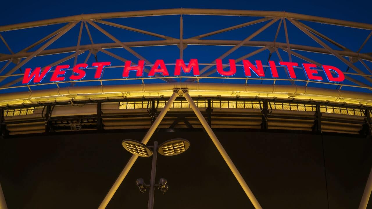 Kalvin Phillips vs West Ham Fans | EXPLAINED