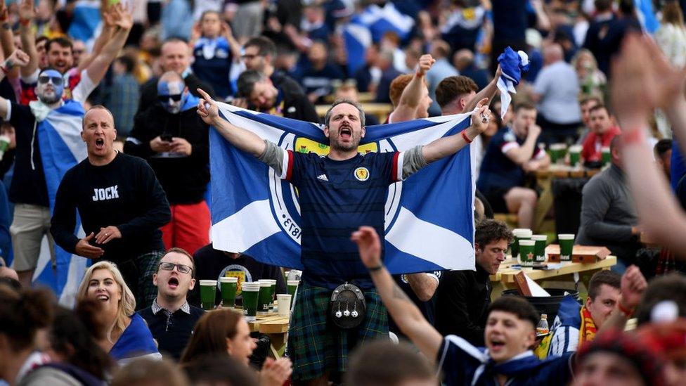 scotland fans.jpg