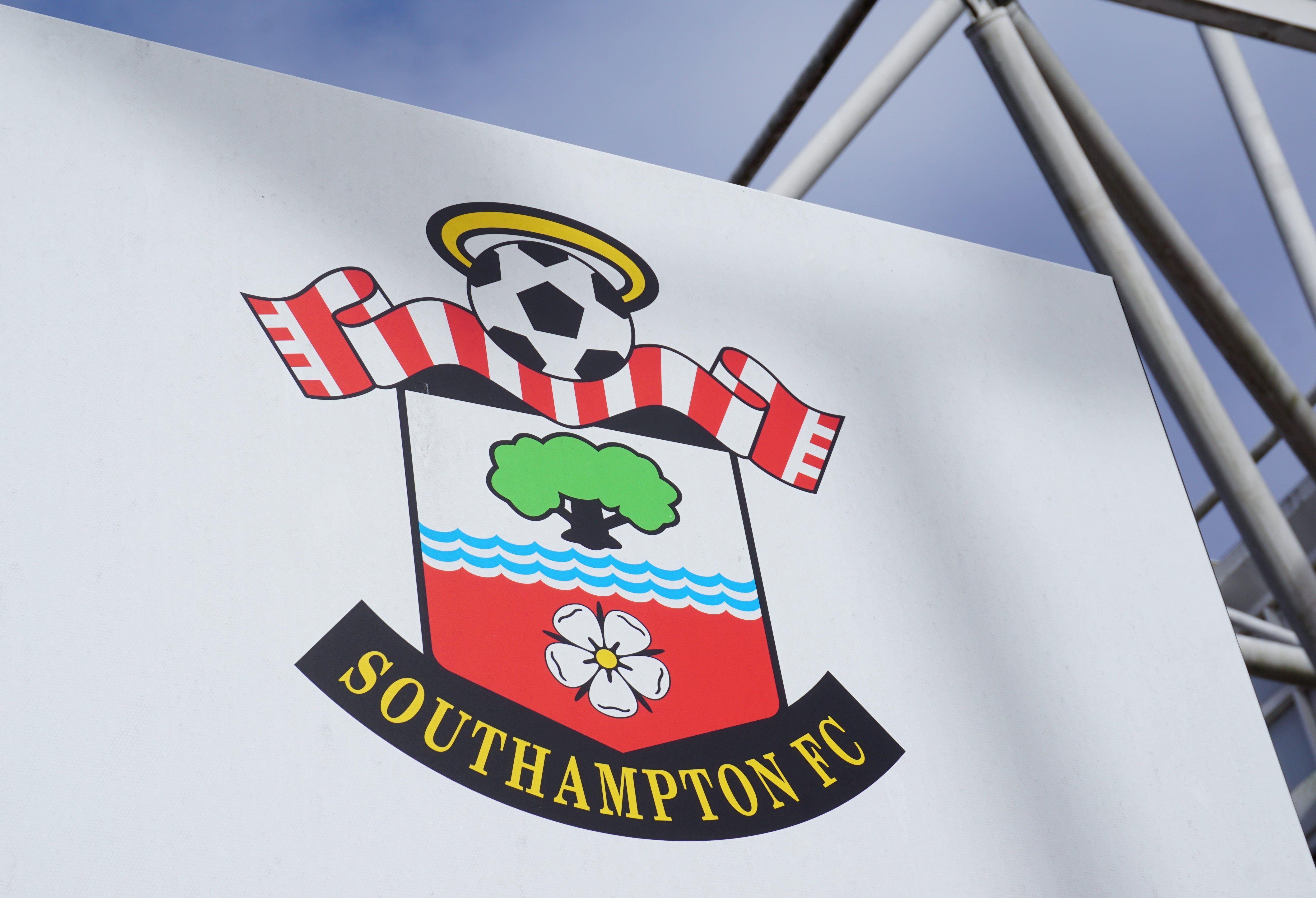 Southampton seal Tom Fellows signing