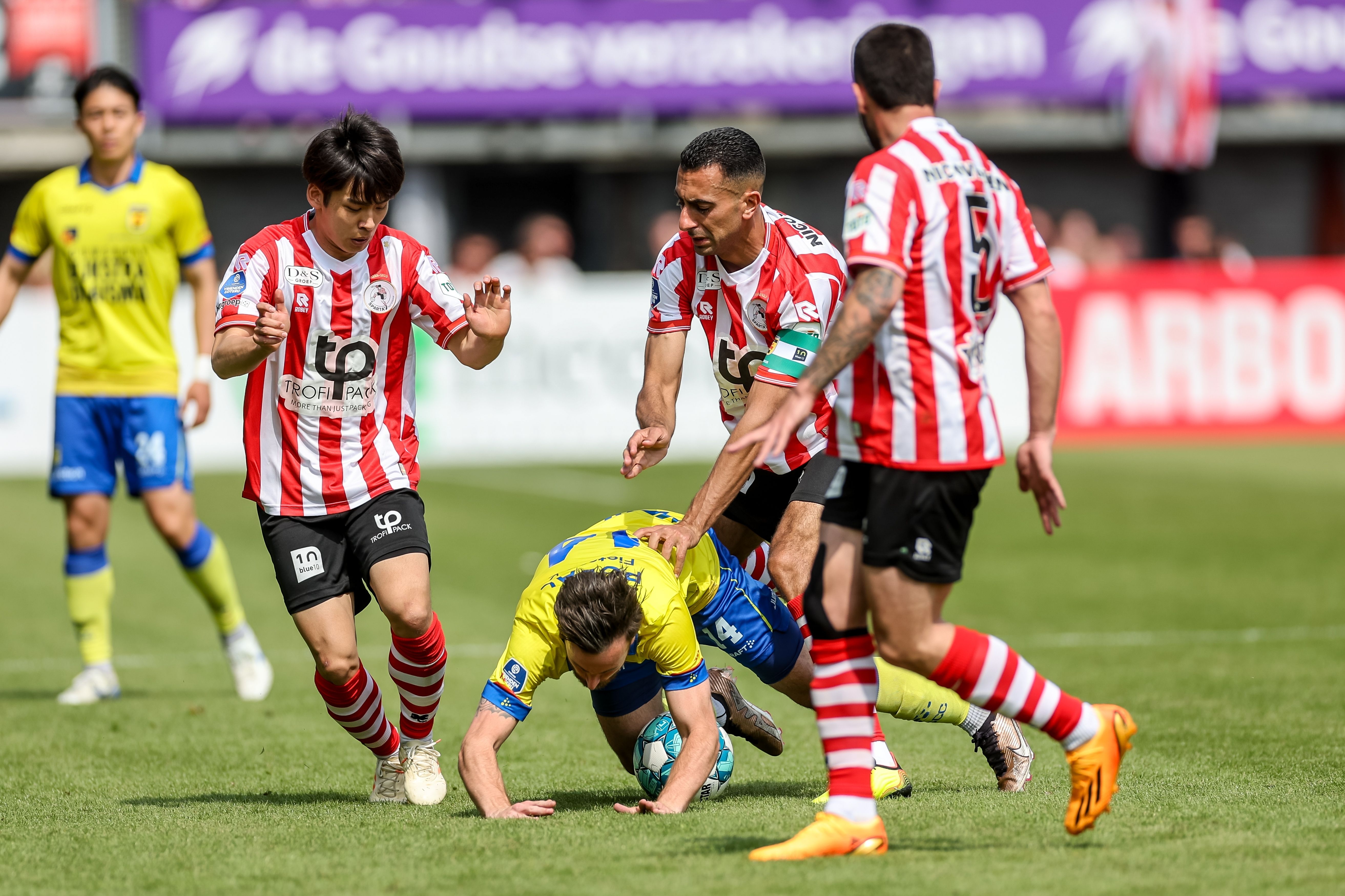 Championship Strugglers Poised to Seal Japanese Star Deal Despite Rival Interest