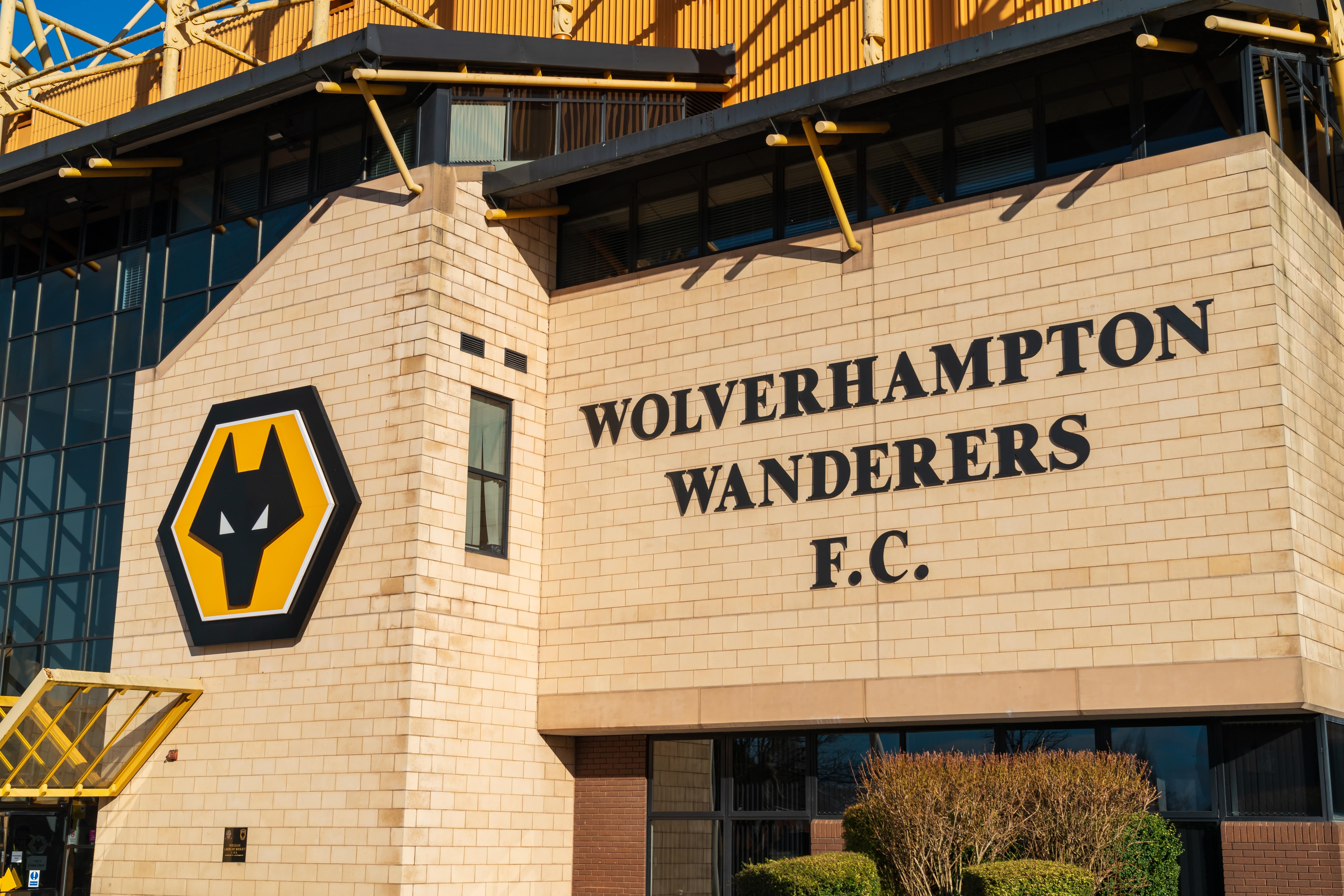Former Burnley Midfielder Turns Down Contract offers From Wolves & Leicester