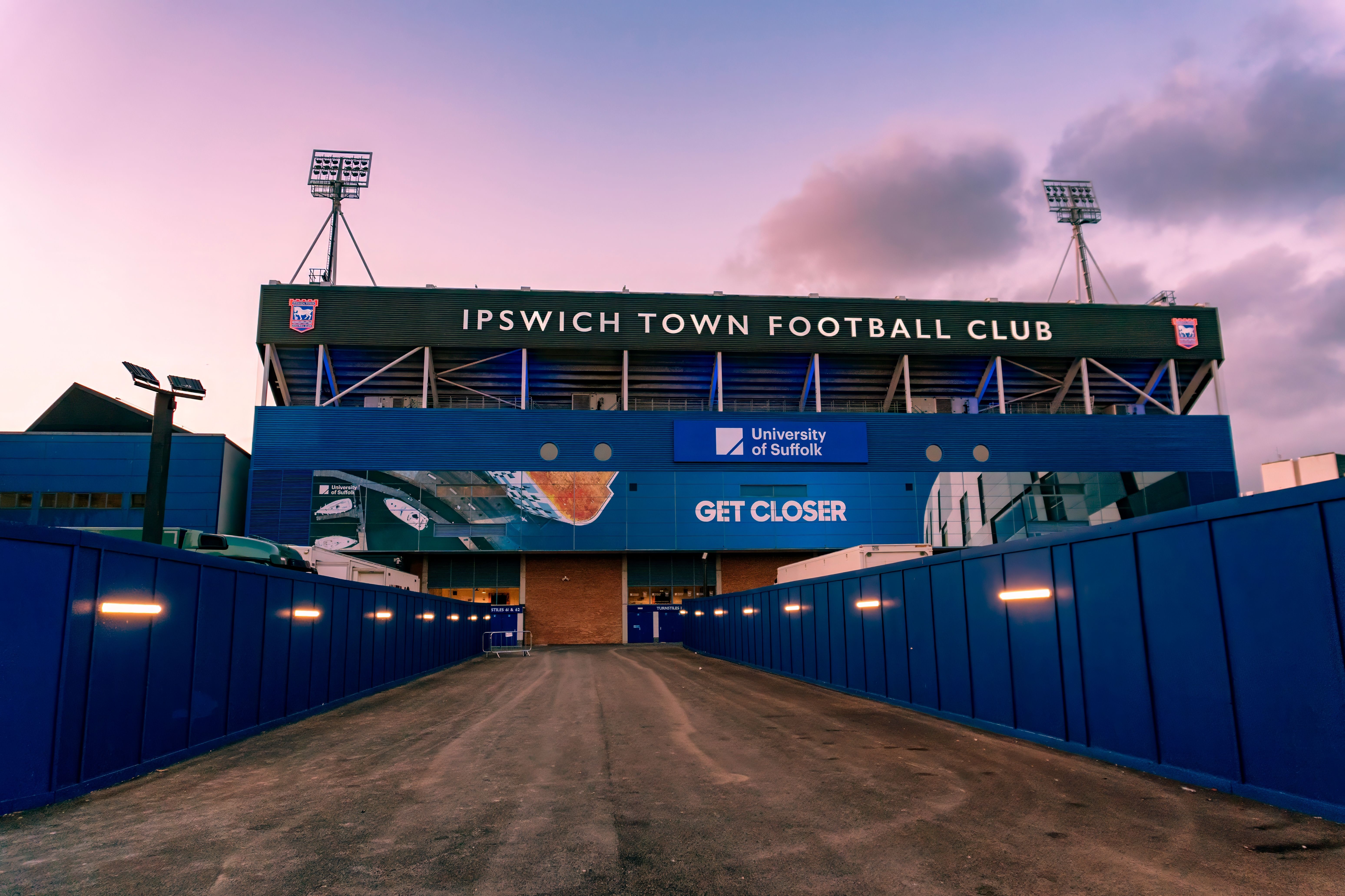 Ipswich Closing in on West Brom Right Back